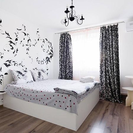 Best Rest Suites โอเดสซา ภายนอก รูปภาพ